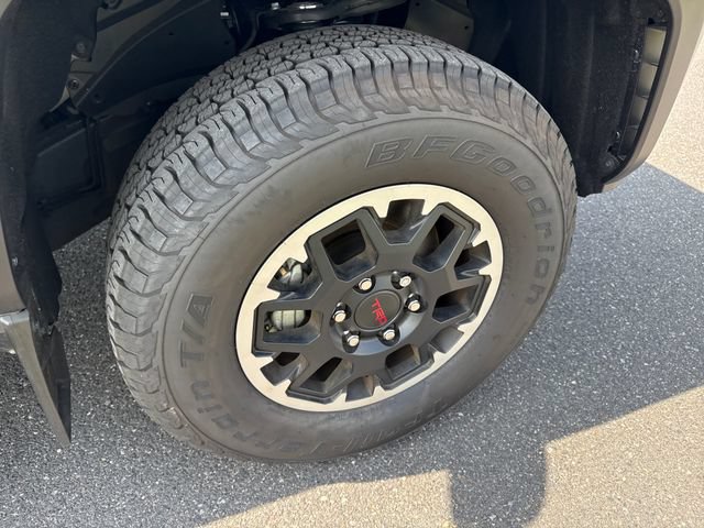 Certified 2024 Toyota Tacoma TRD Off-Road w/ TRD Off Road Upgrade Package AWD/4WD image 11