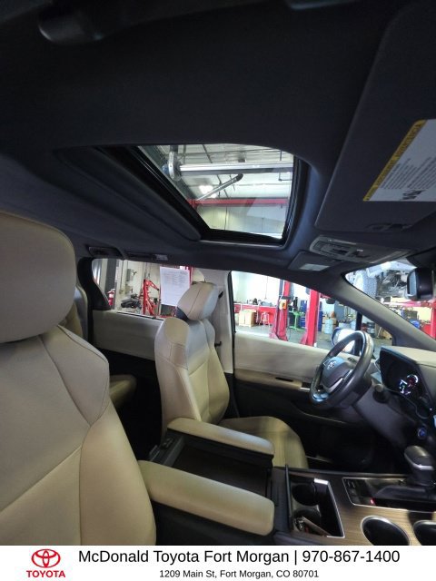 Used 2021 Toyota Sienna XLE FWD image 24