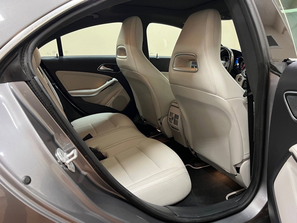 Used 2017 Mercedes-Benz CLA 250 image 21