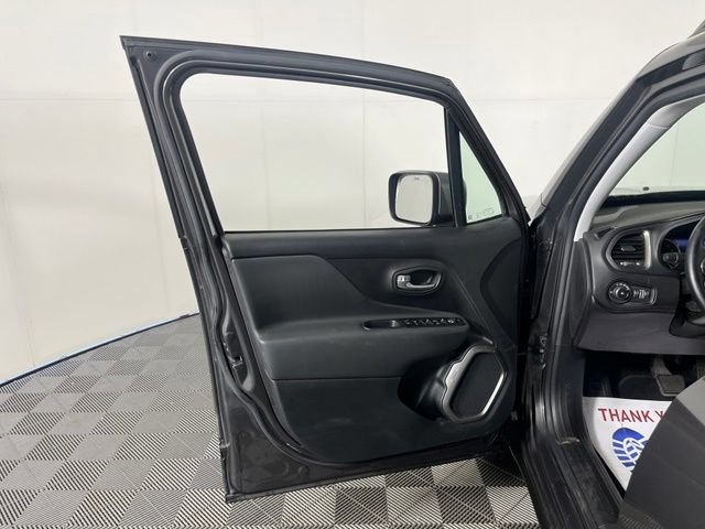 Used 2020 Jeep Renegade Limited AWD/4WD image 15
