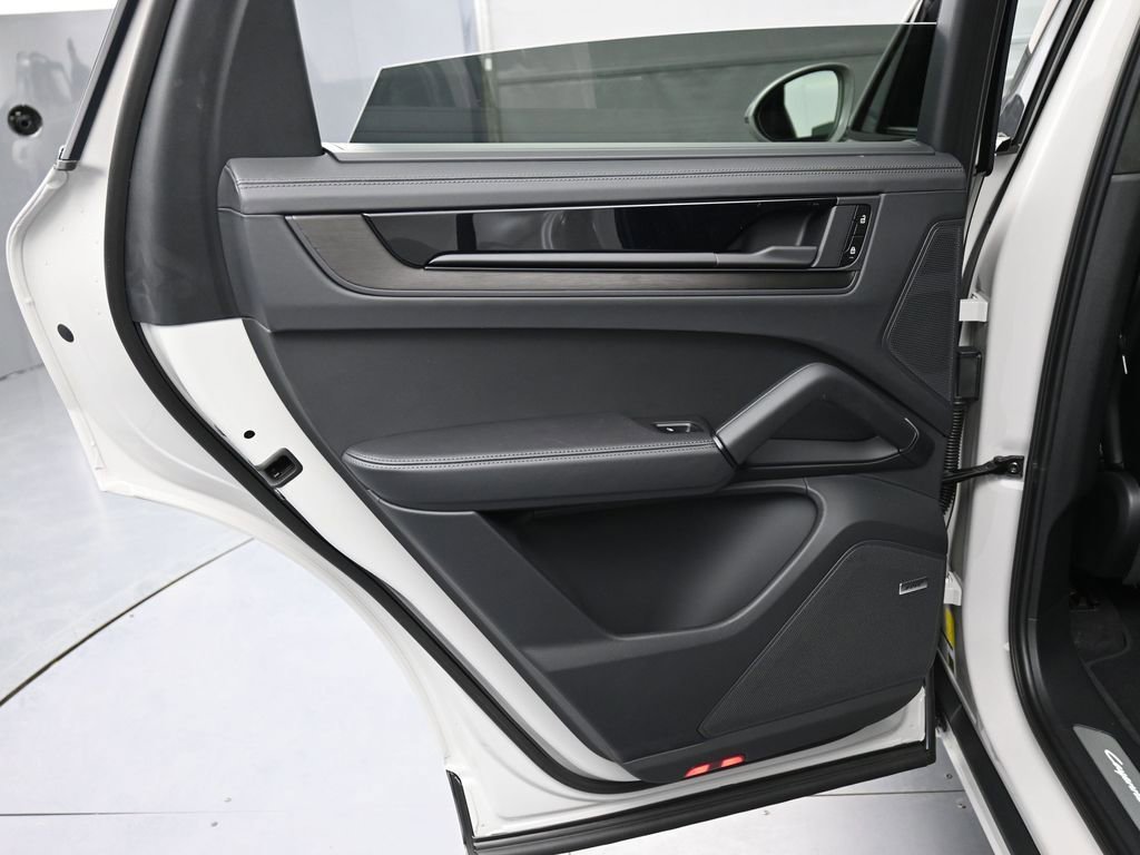 New 2026 Porsche Cayenne GTS image 24