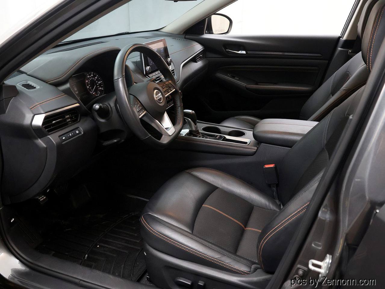 Used 2022 Nissan Altima 2.5 SR w/ Midnight Edition Package FWD image 13