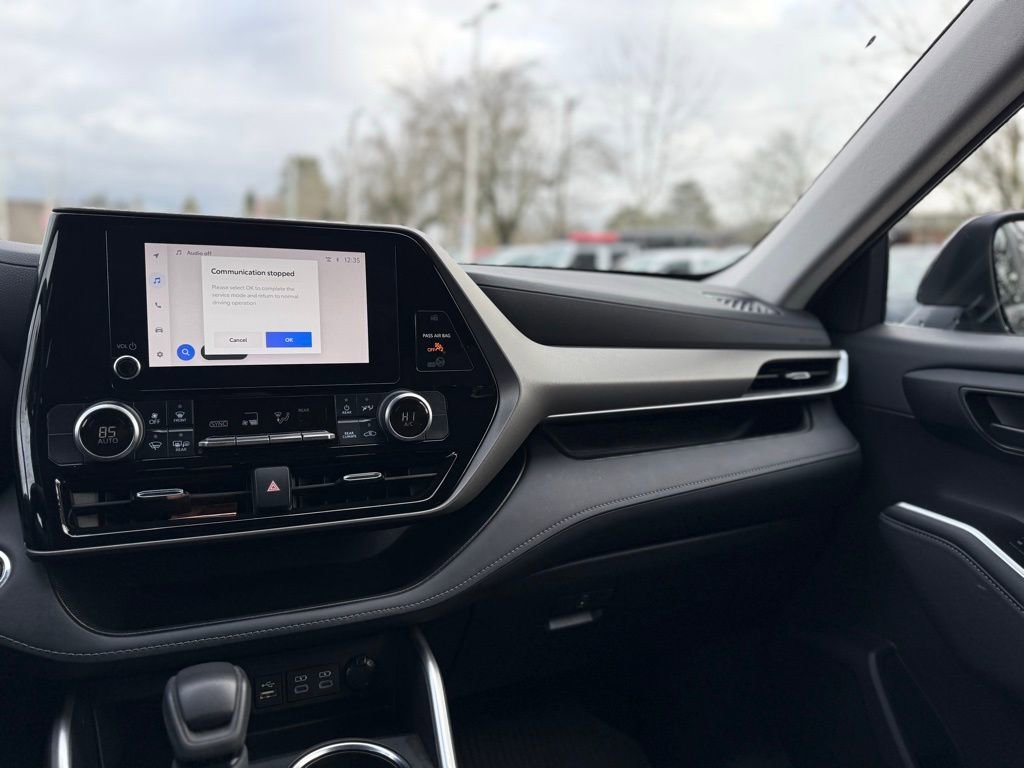 Used 2023 Toyota Highlander L image 25