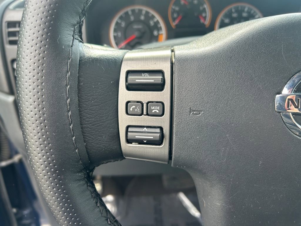 Used 2011 Nissan Titan SV w/ SV Value Truck Pkg AWD/4WD image 16