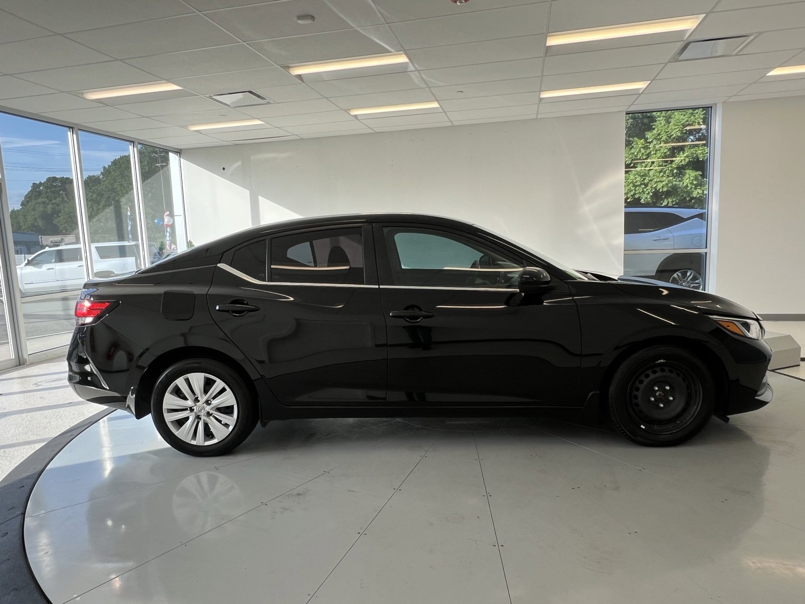 Used 2023 Nissan Sentra S w/ Trunk Package image 3