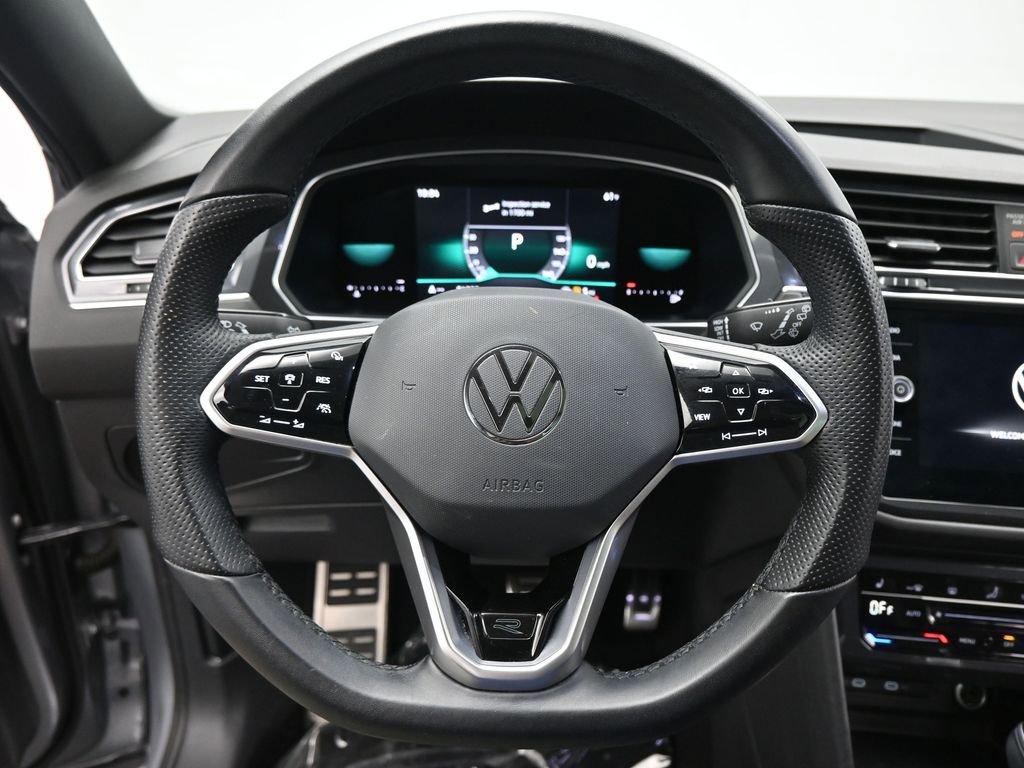 Used 2023 Volkswagen Tiguan SE R-Line image 11