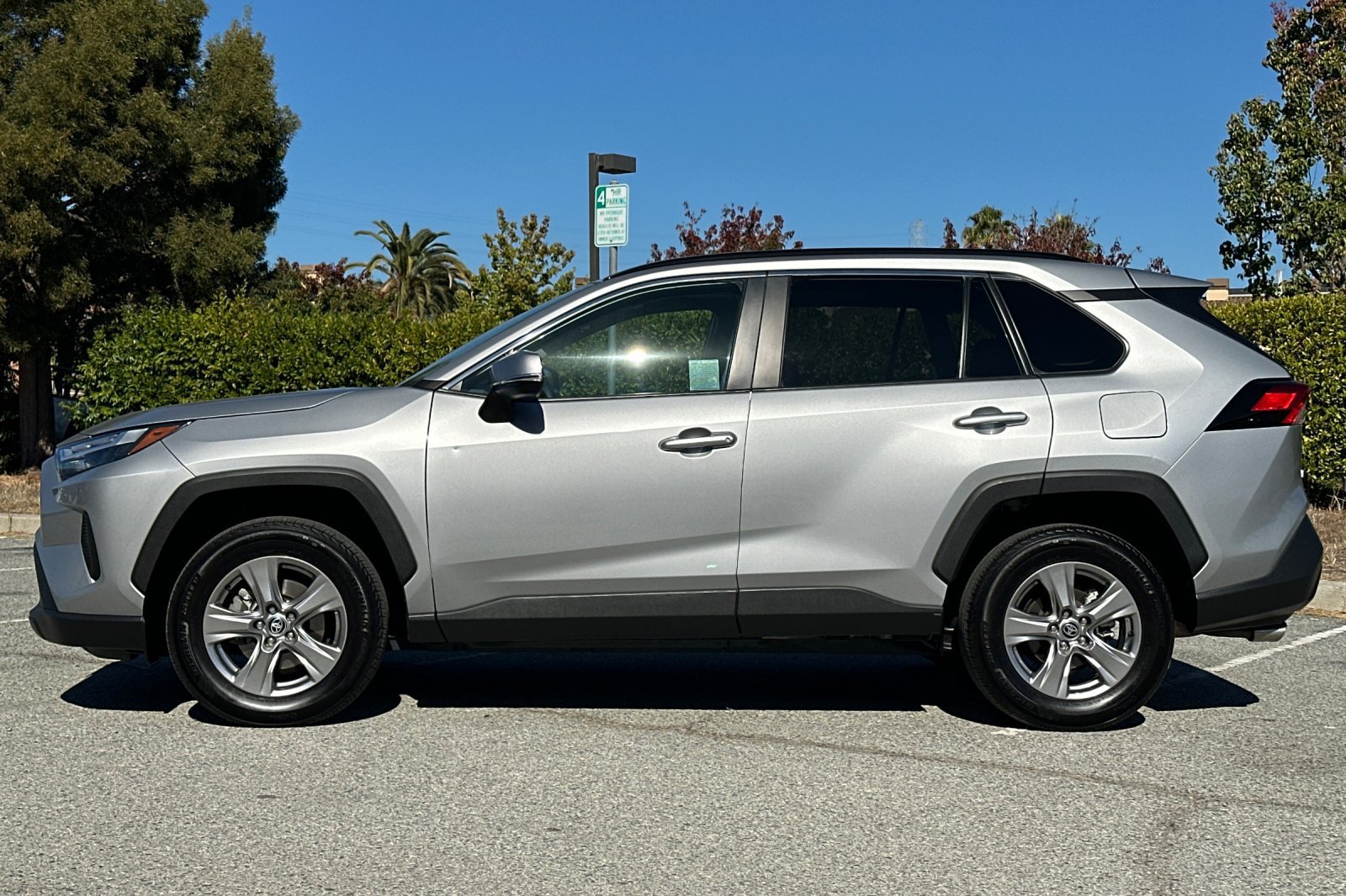 Used 2024 Toyota RAV4 XLE w/ Convenience Package AWD/4WD image 7