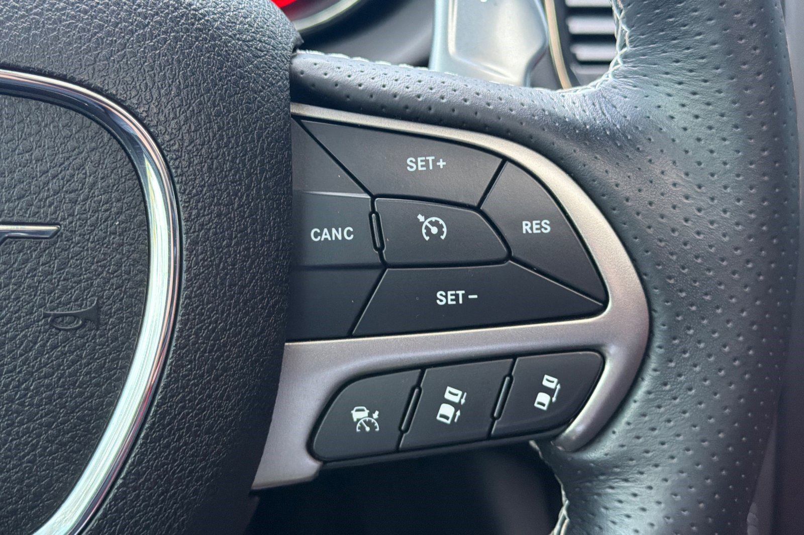 Used 2018 Dodge Durango SRT w/ SRT Interior Appearance Group image 33