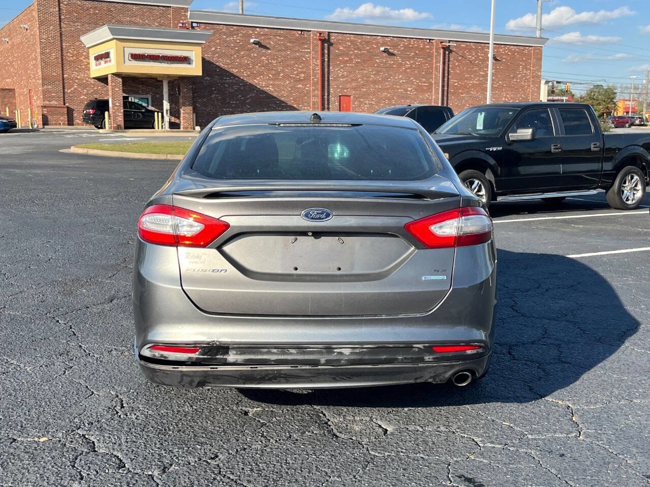 Used 2014 Ford Fusion SE FWD image 7