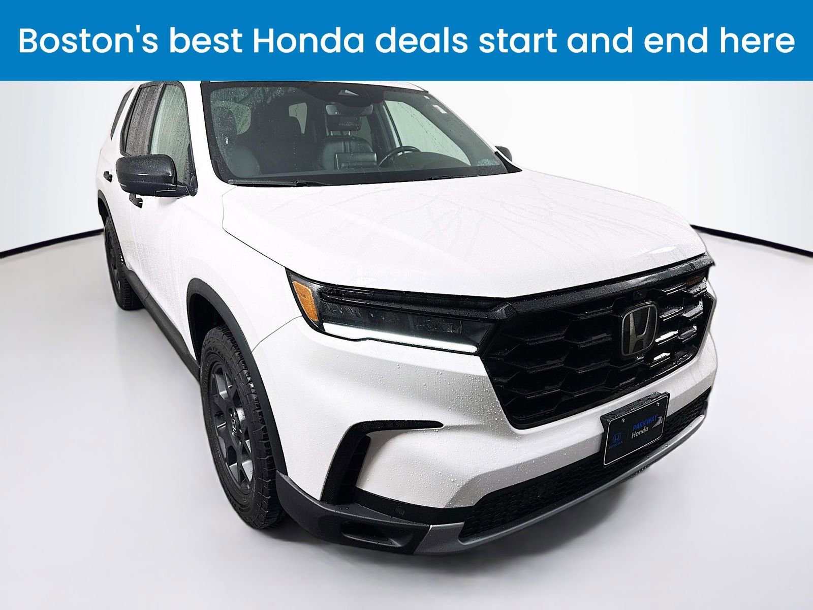 Used 2024 Honda Pilot TrailSport image 1