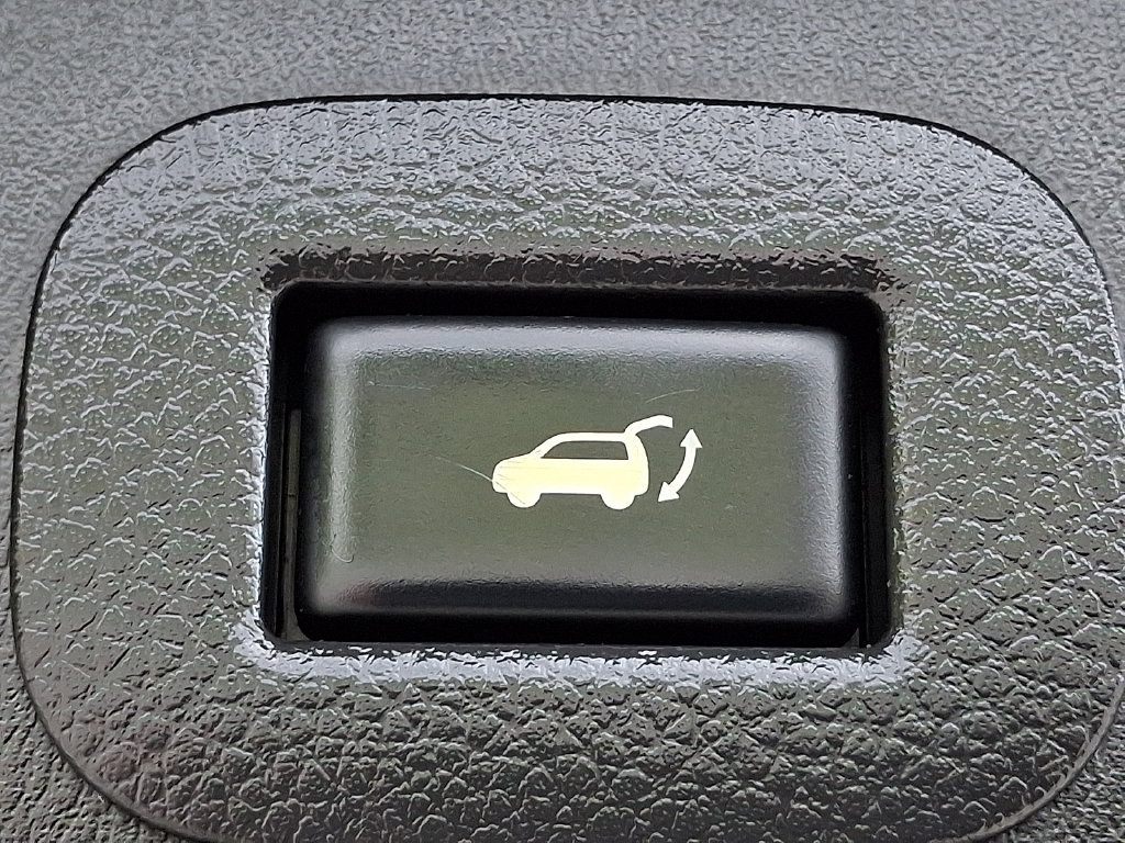 Used 2018 Nissan Armada Platinum w/ Cargo Package AWD/4WD image 34