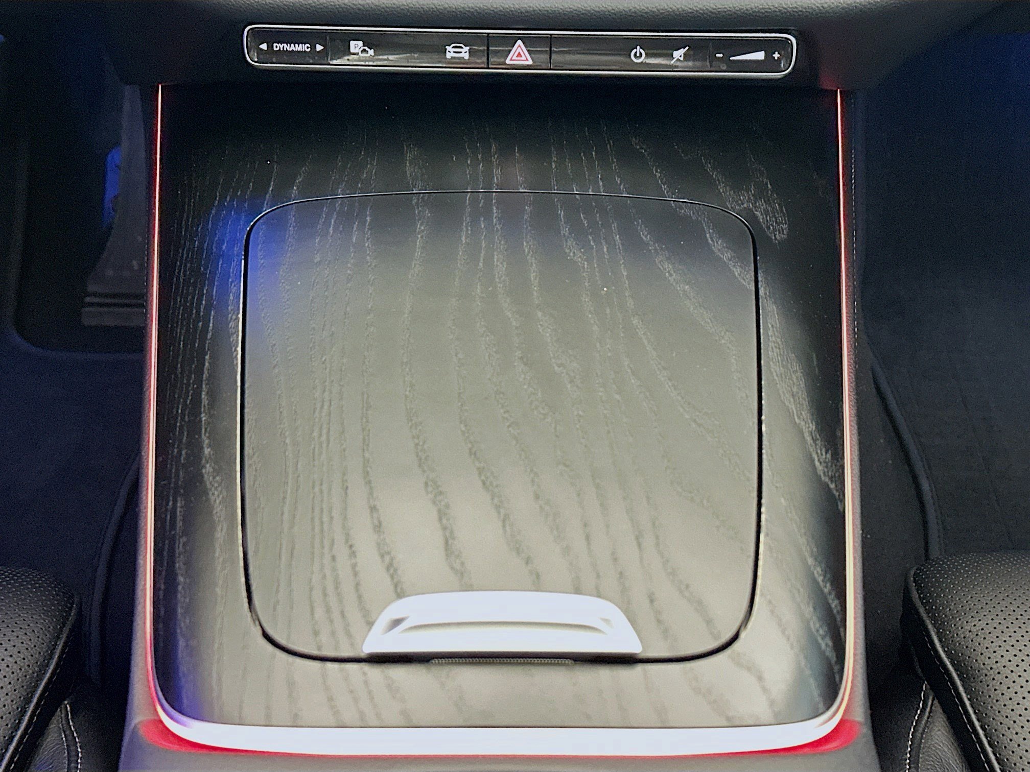 Used 2024 Mercedes-Benz E 350 4MATIC Sedan w/ Airmatic Package image 13