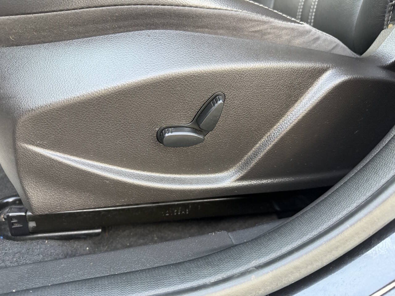 Used 2012 Ford Focus Titanium FWD image 14