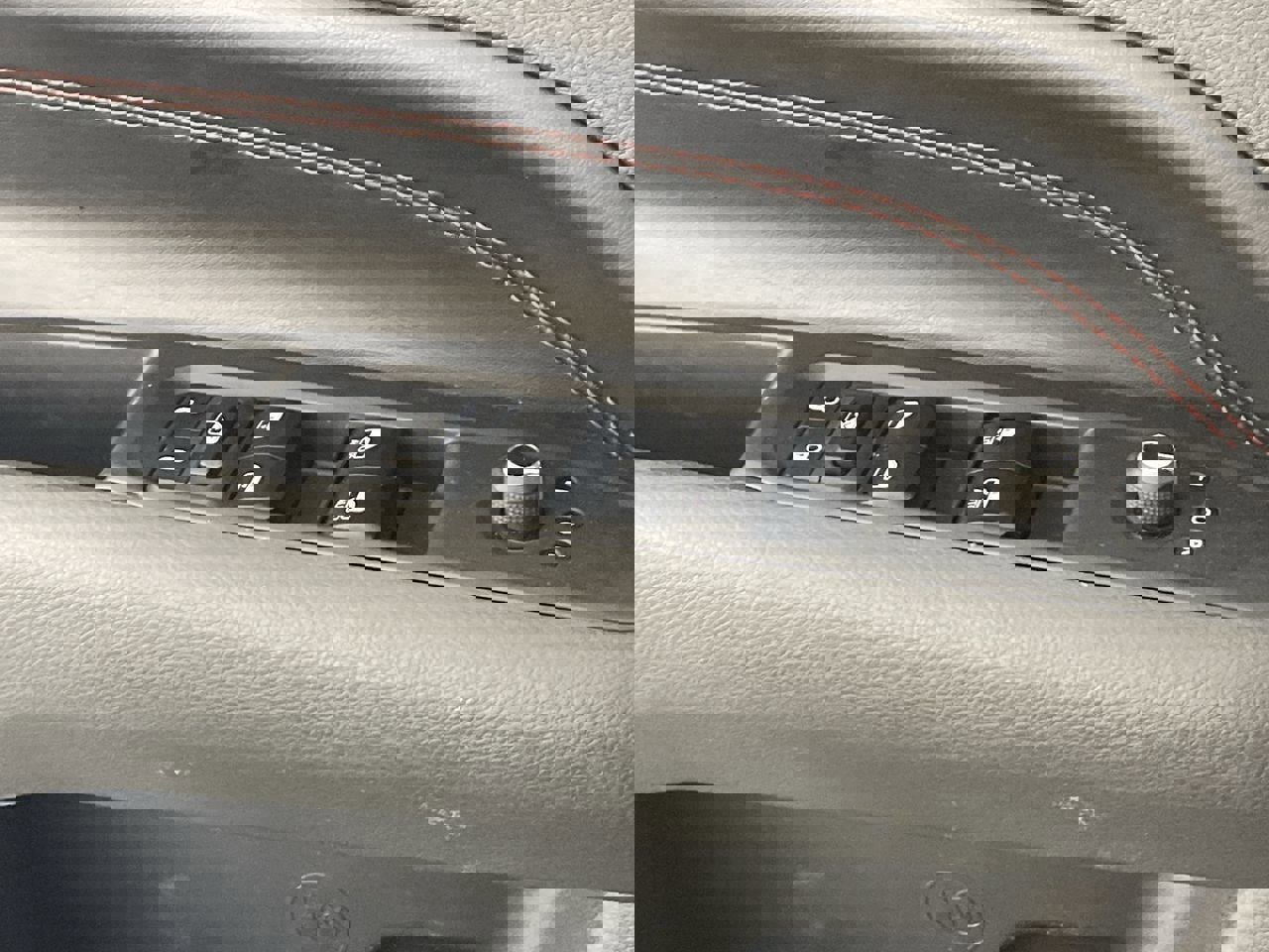 Used 2025 Jeep Compass Trailhawk AWD/4WD image 18