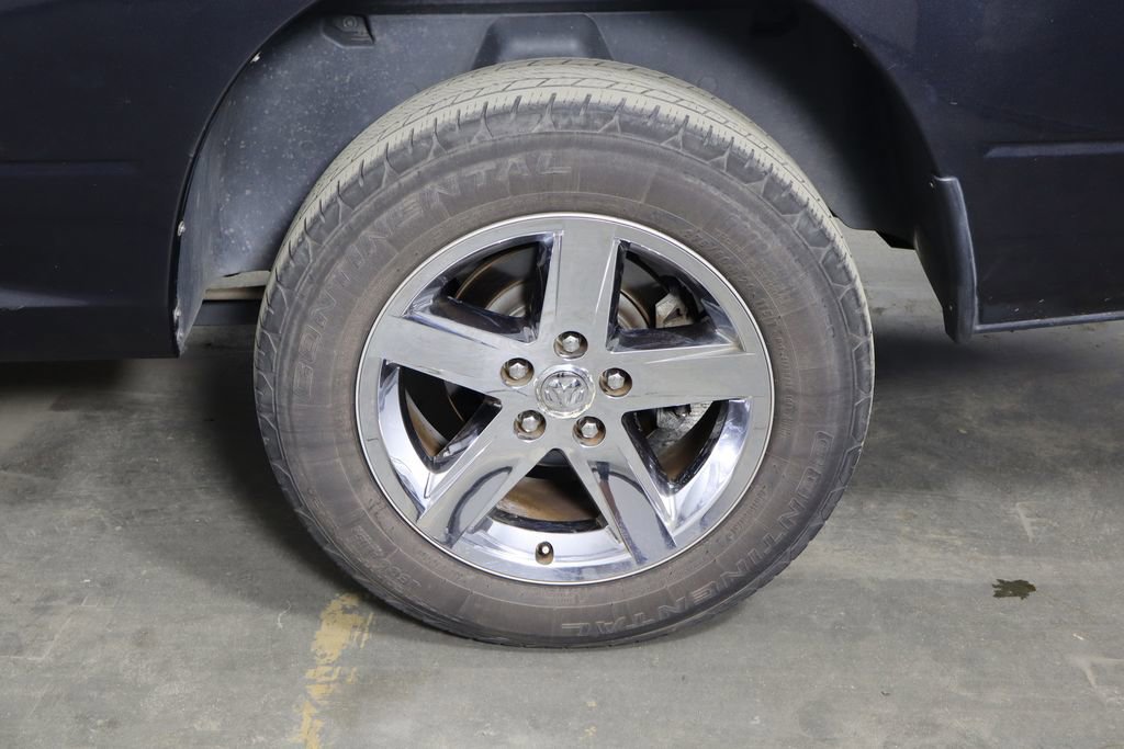 Used 2018 RAM 1500 Express RWD image 40