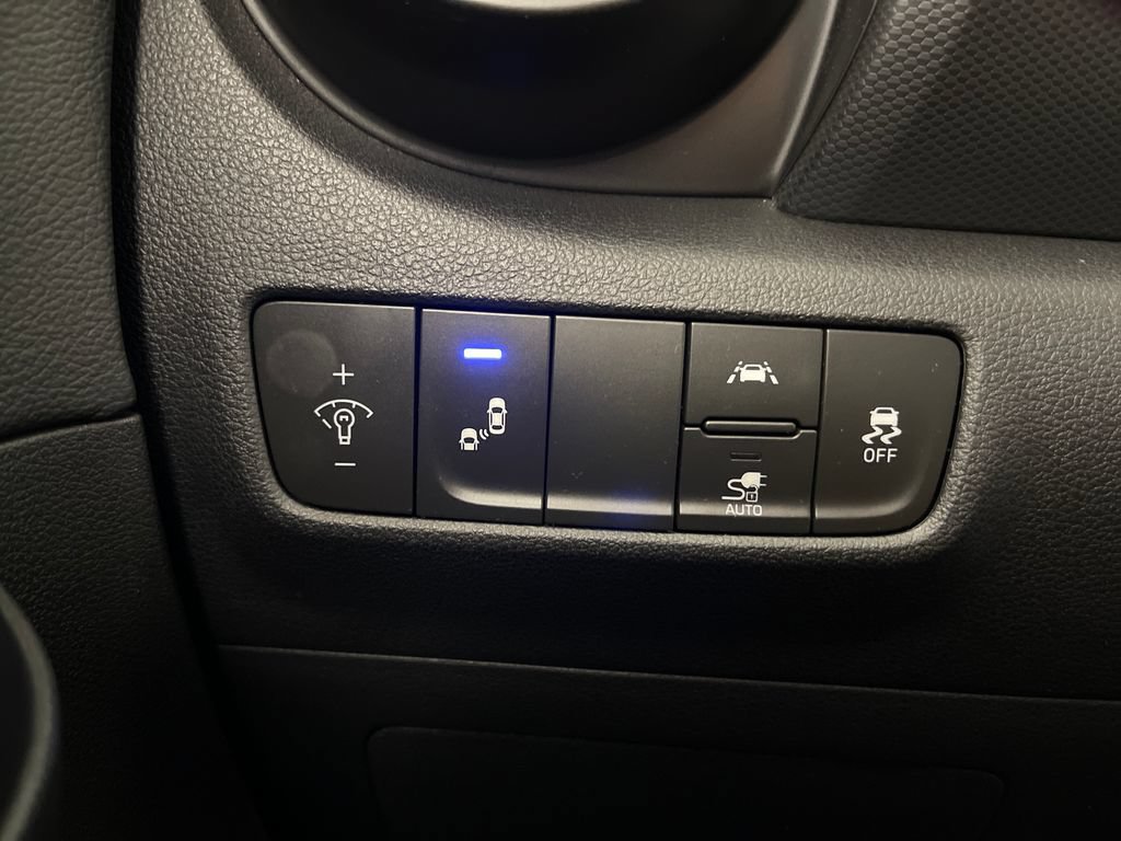 Used 2020 Hyundai Kona Limited FWD image 30