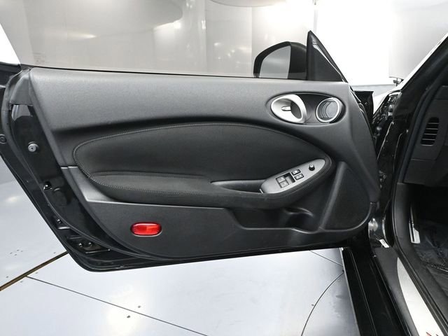 Used 2016 Nissan 370Z Coupe image 18