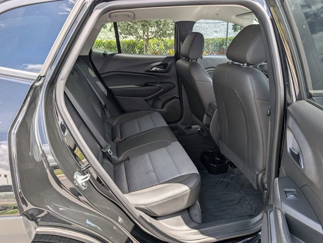 Certified 2025 Chevrolet Trax LT w/ Driver Confidence Package image 14