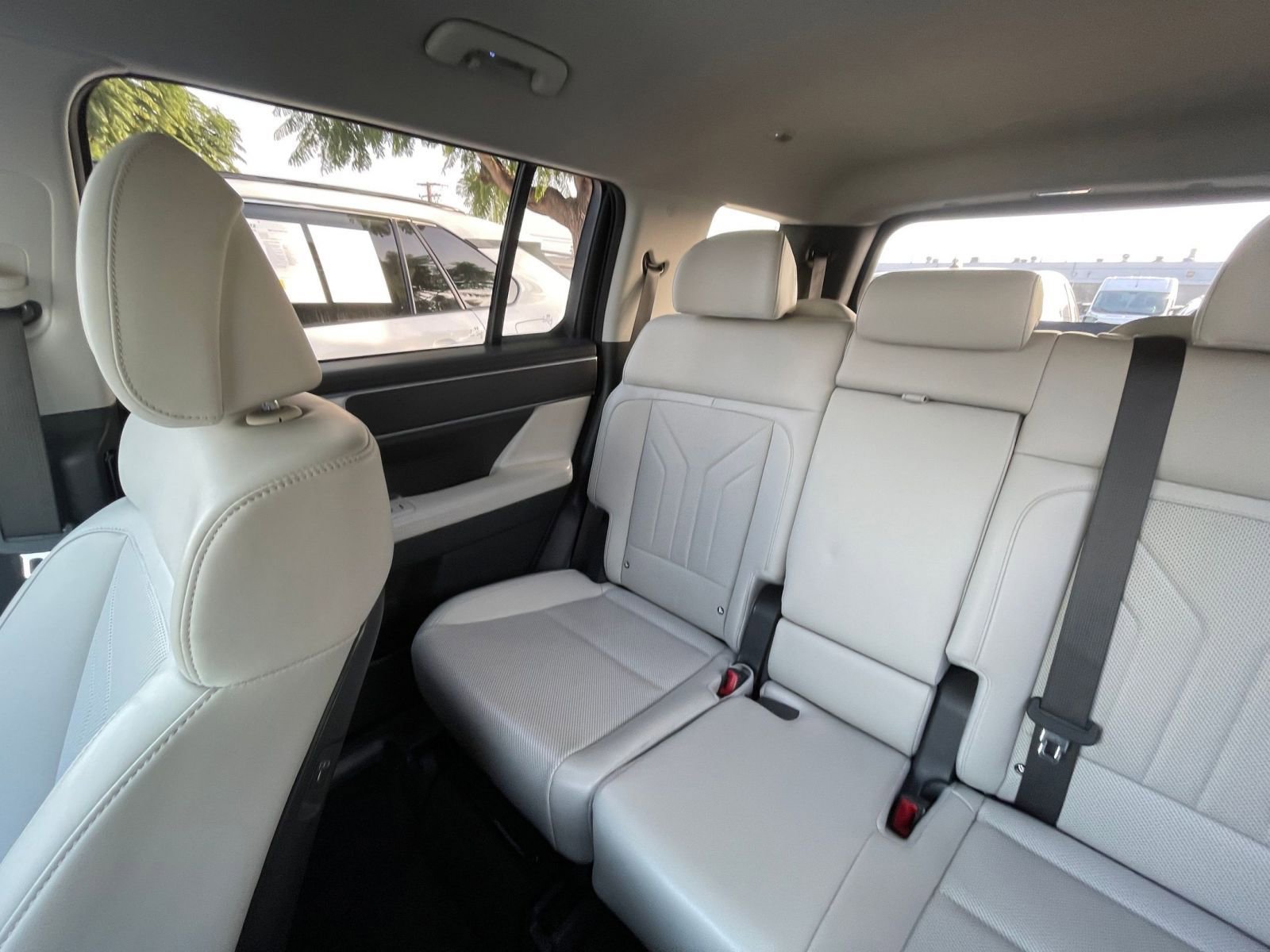 Used 2025 Hyundai Santa Fe SEL image 39