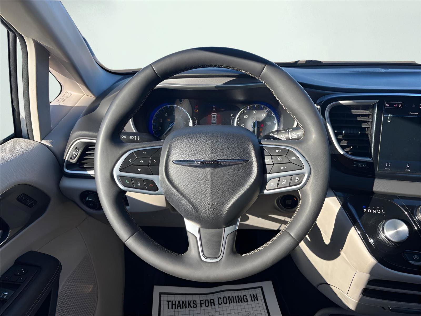 Used 2024 Chrysler Pacifica Touring-L FWD image 12