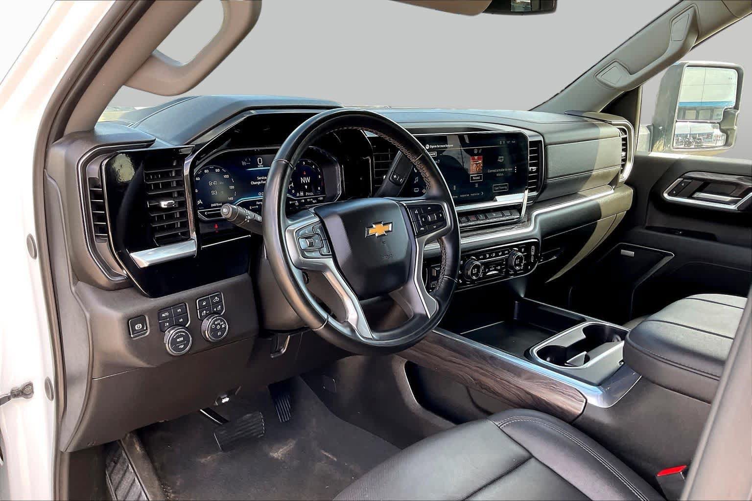 Certified 2025 Chevrolet Silverado 2500 LTZ w/ LTZ Convenience Package AWD/4WD image 17