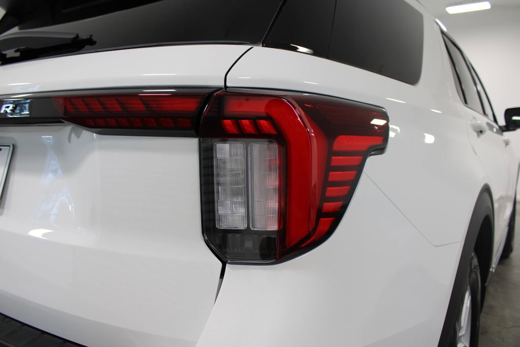 New 2025 Ford Explorer Active w/ Active Comfort Package image 13