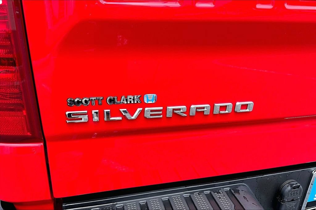 Used 2023 Chevrolet Silverado 1500 LT AWD/4WD image 22