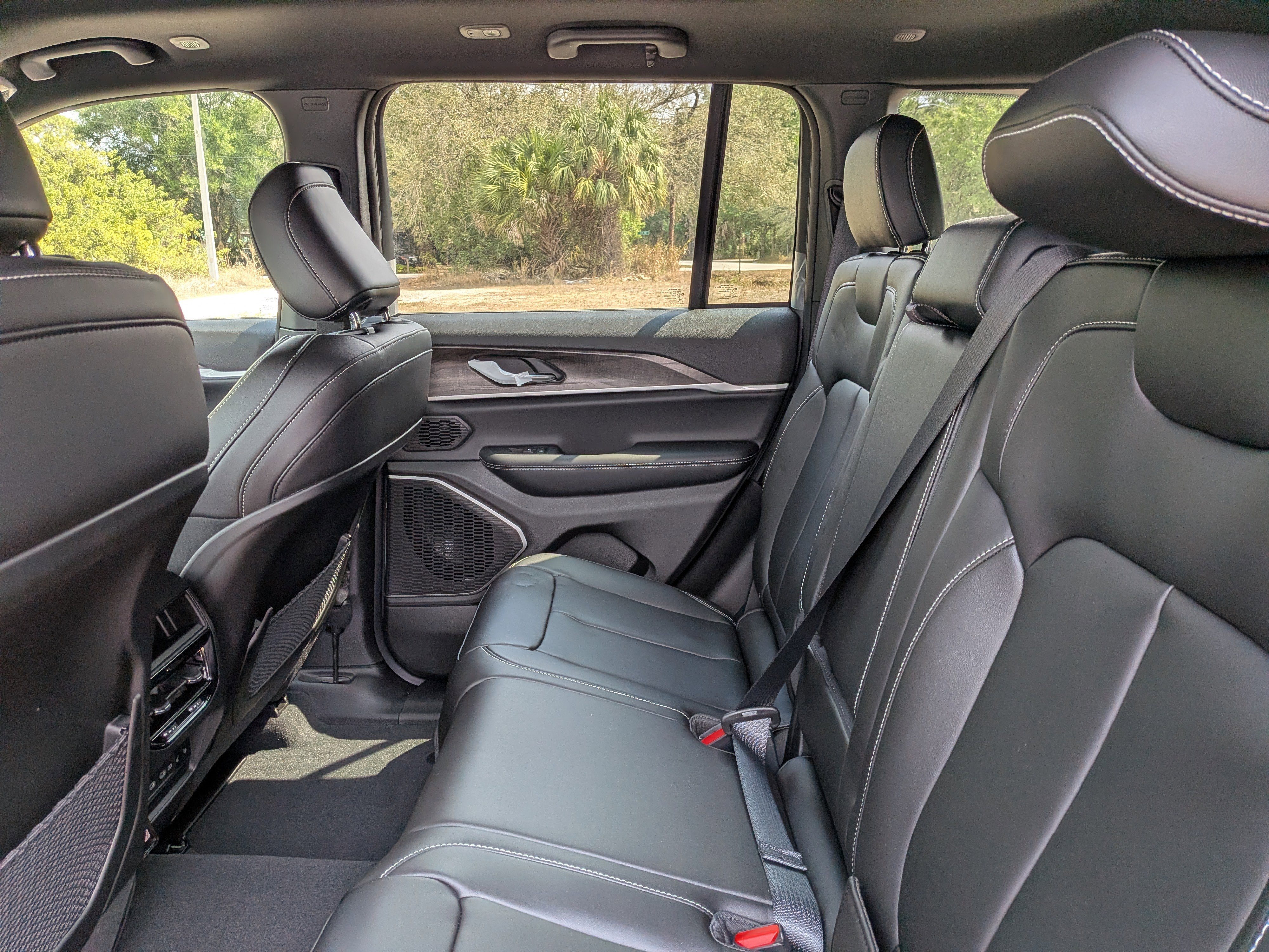 New 2026 Jeep Grand Cherokee Limited w/ Limited Altitude Package RWD image 12