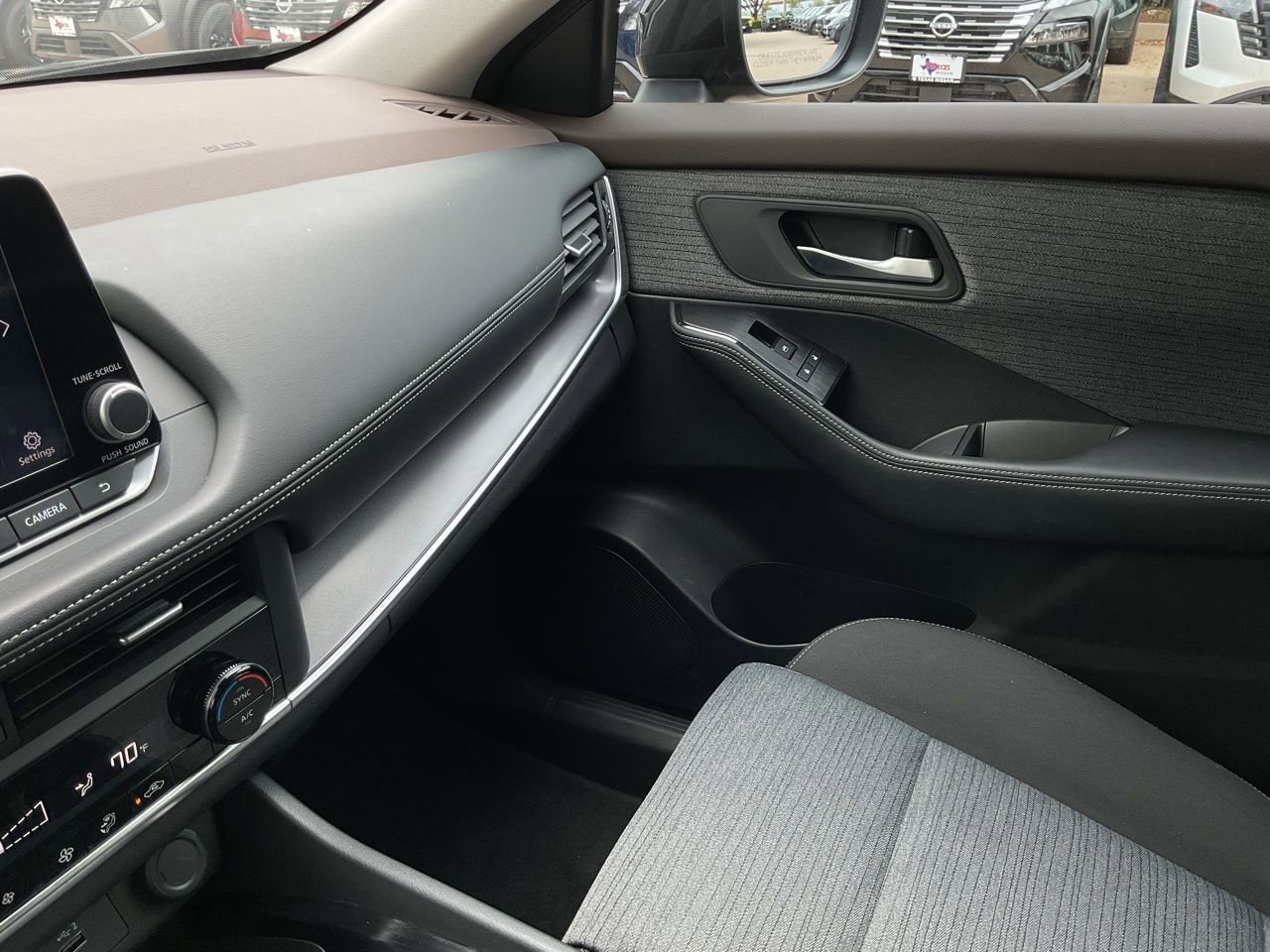 Used 2023 Nissan Rogue SV image 35