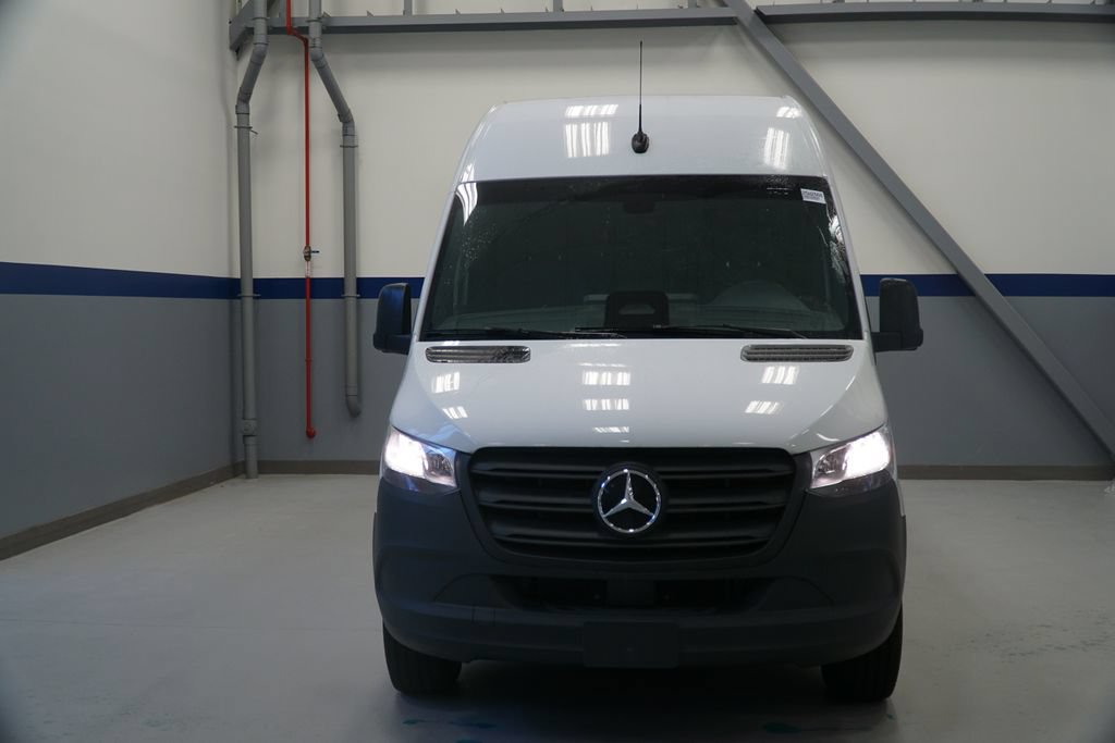 New 2025 Mercedes-Benz eSprinter 170 Cargo image 2