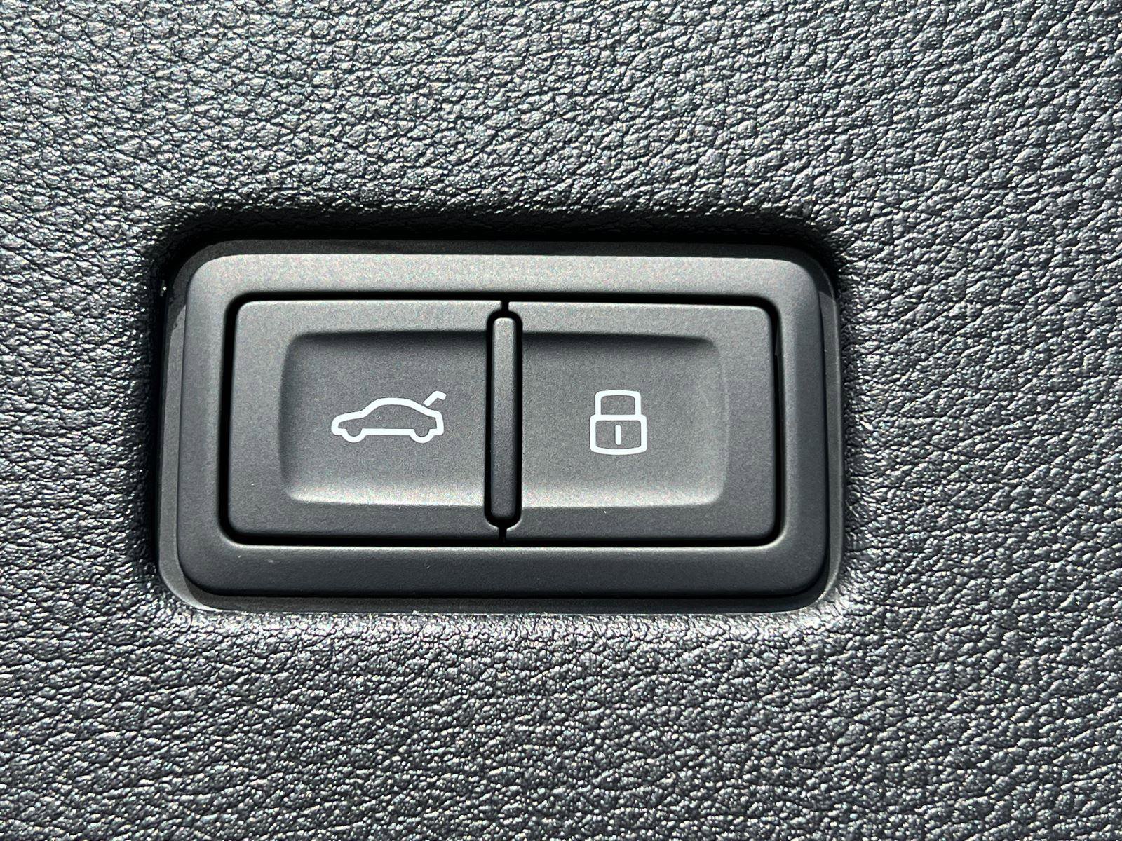 New 2026 Audi SQ8 Prestige image 13