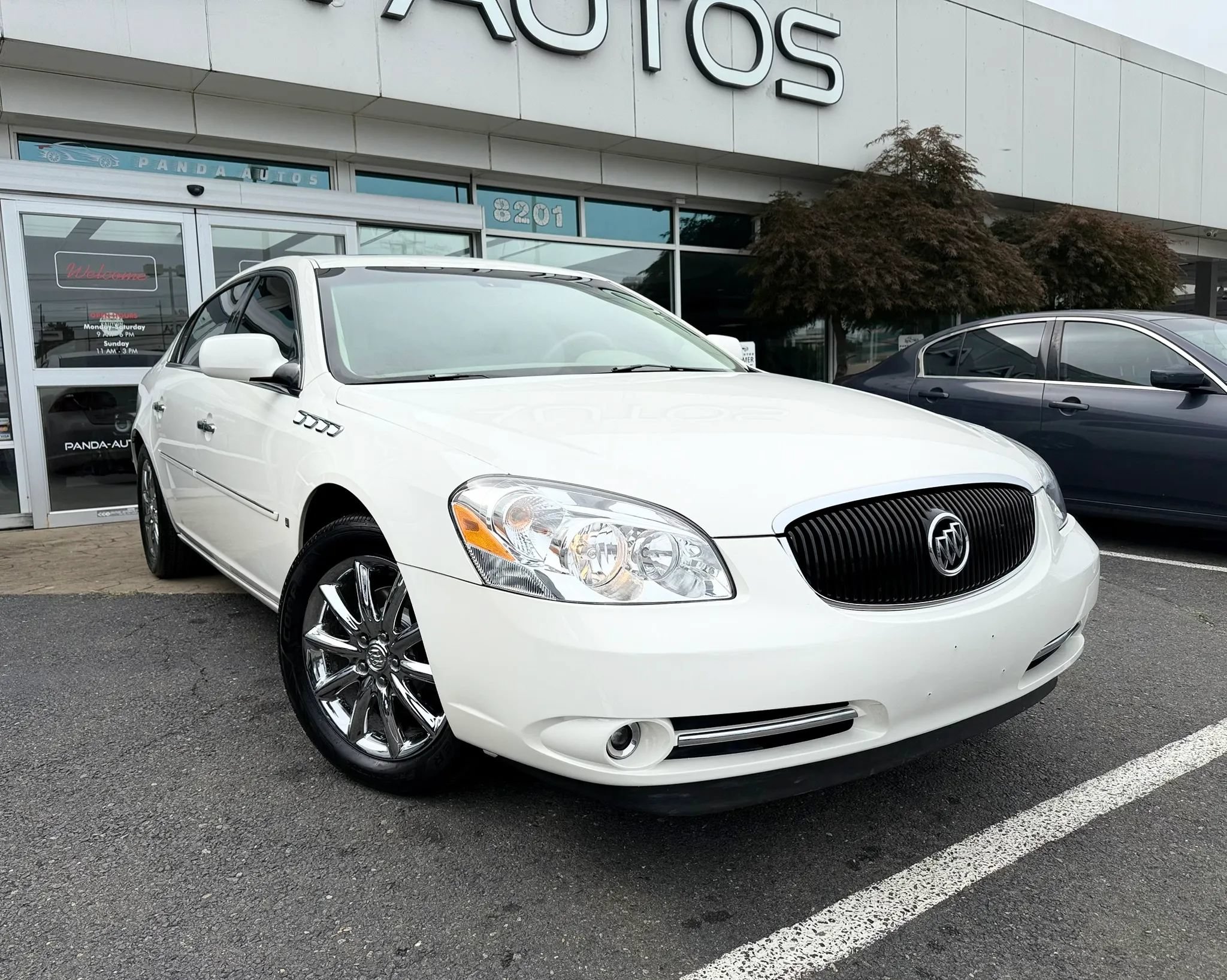 Used 2006 Buick Lucerne CXS w/ Driver Confidence Package FWD image 1