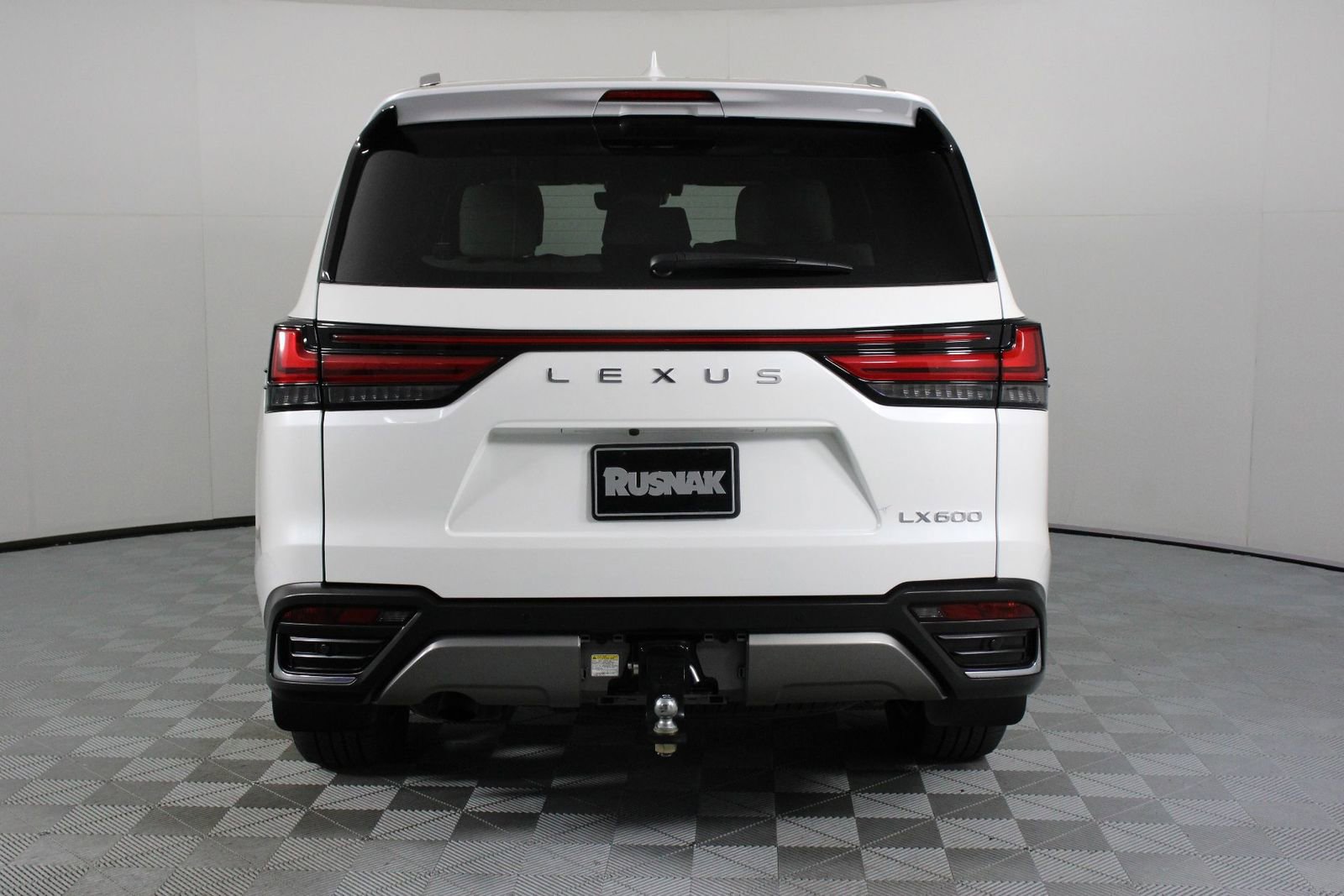 Used 2024 Lexus LX 600 4WD w/ Luxury Package image 5