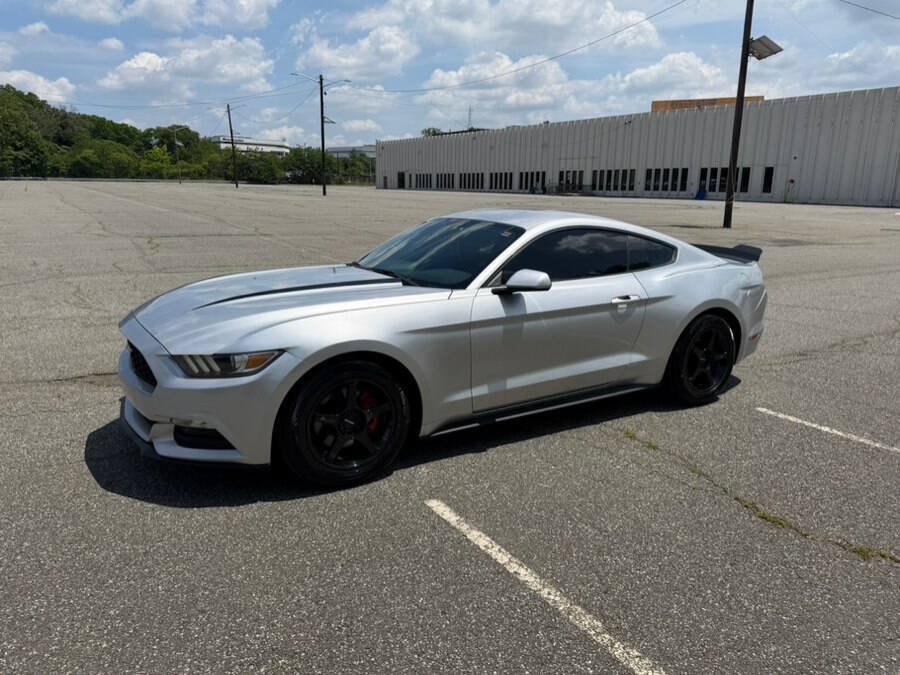 Used 2017 Ford Mustang Coupe RWD image 5