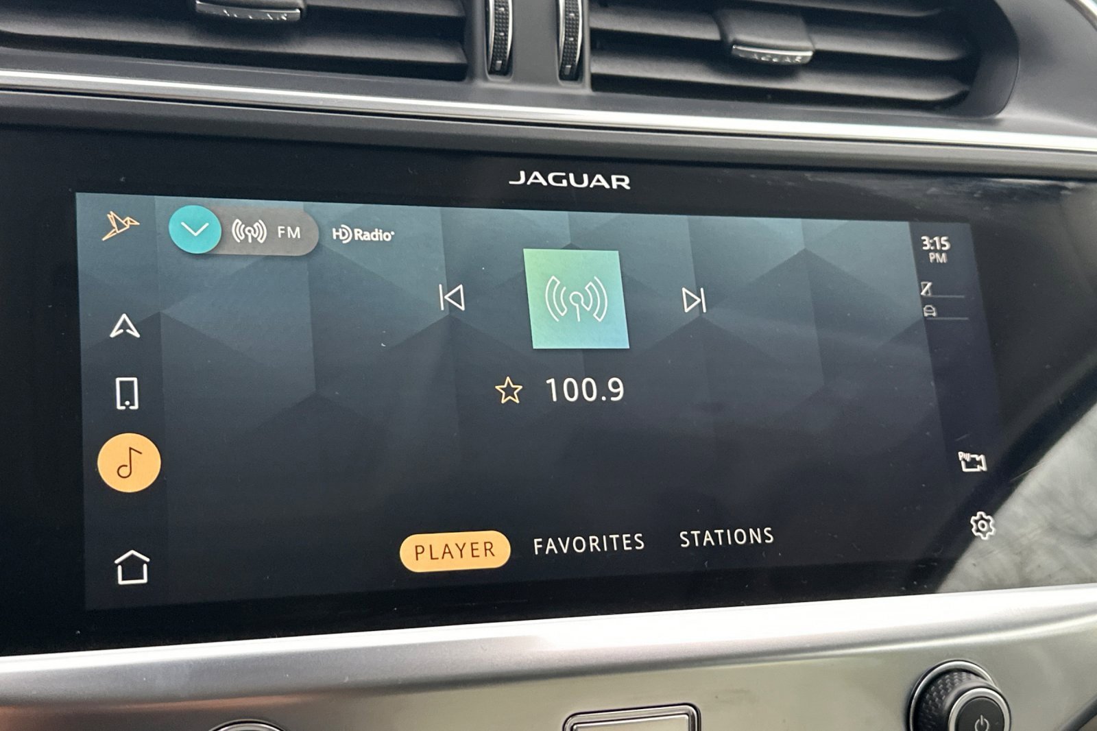 Used 2022 Jaguar I-PACE HSE image 15