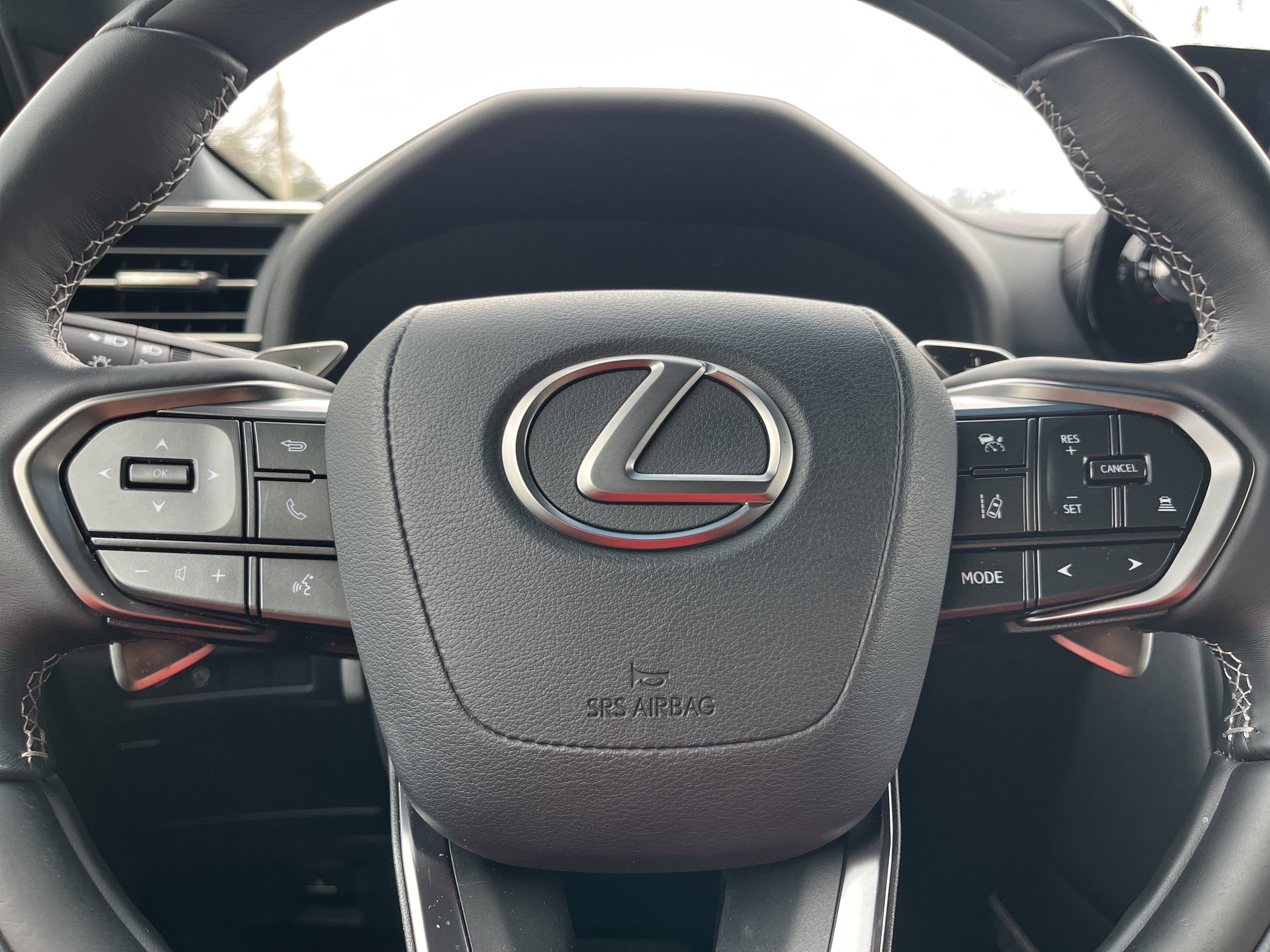 Used 2024 Lexus LX 600 4WD w/ Appearance Package image 13