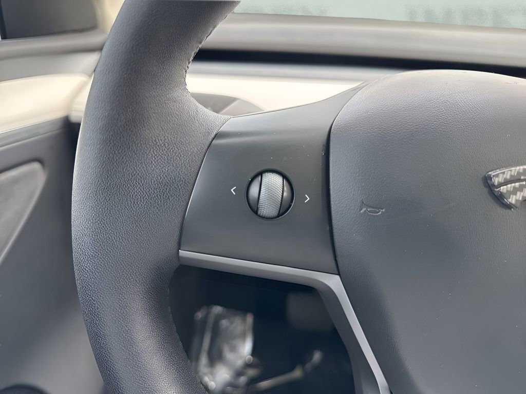 Used 2023 Tesla Model Y Long Range image 15