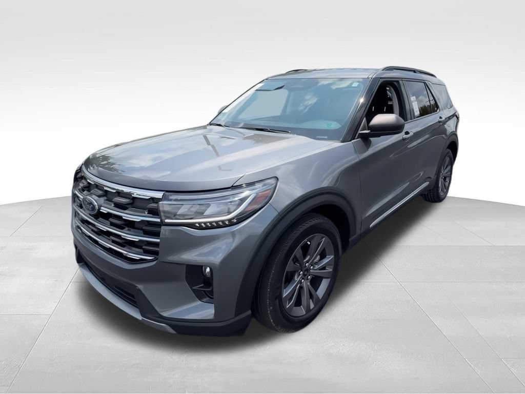 Used 2025 Ford Explorer Active w/ Active Comfort Package AWD/4WD image 4