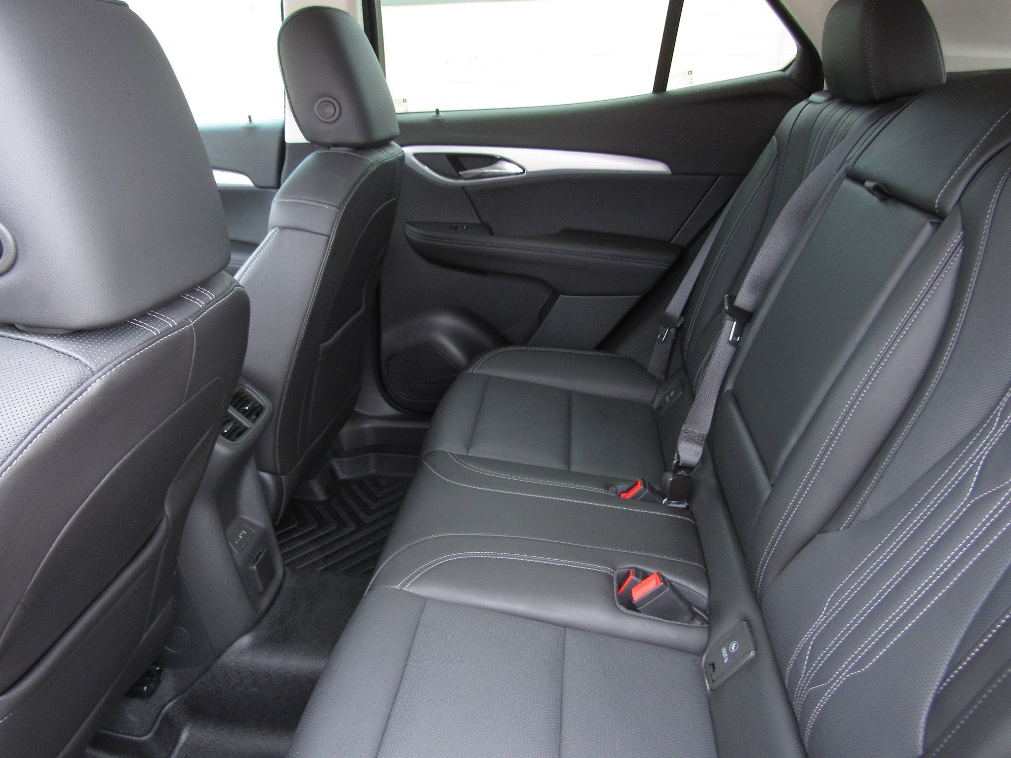 Used 2024 Buick Envision Avenir AWD/4WD image 15