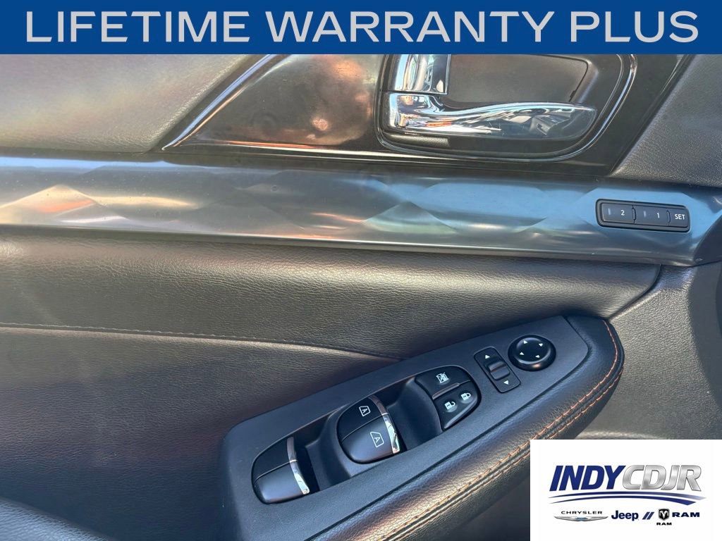 Used 2023 Nissan Maxima SR w/ Sport Mat Group FWD image 18
