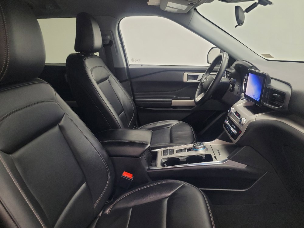 Used 2023 Ford Explorer XLT w/ Equipment Group 202A image 21