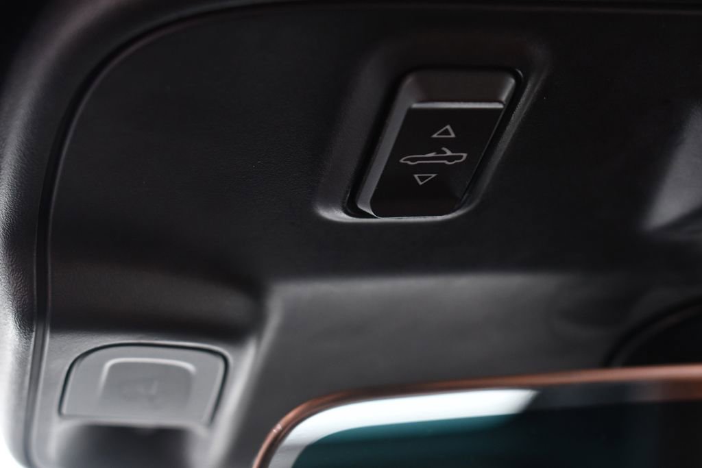 Used 2017 Chevrolet Camaro SS image 32