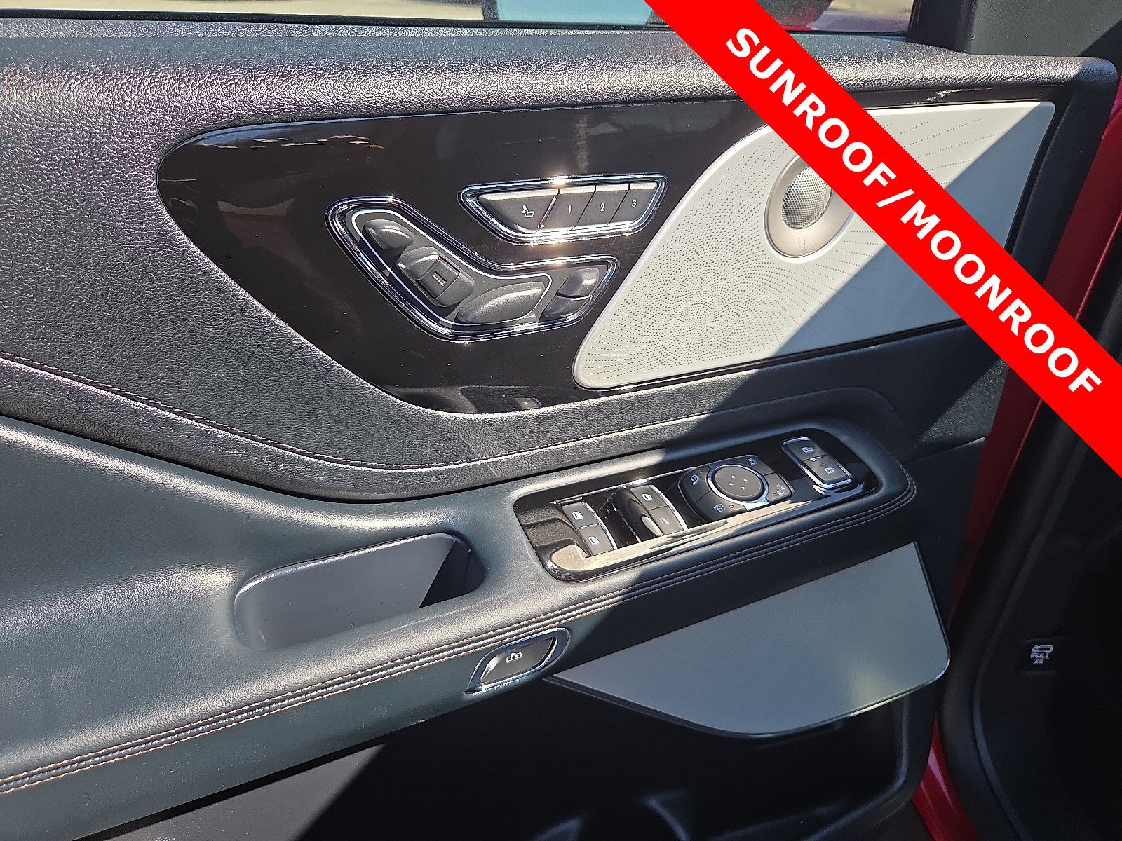 Used 2025 Lincoln Aviator Reserve w/ Equipment Group 201A AWD/4WD image 15