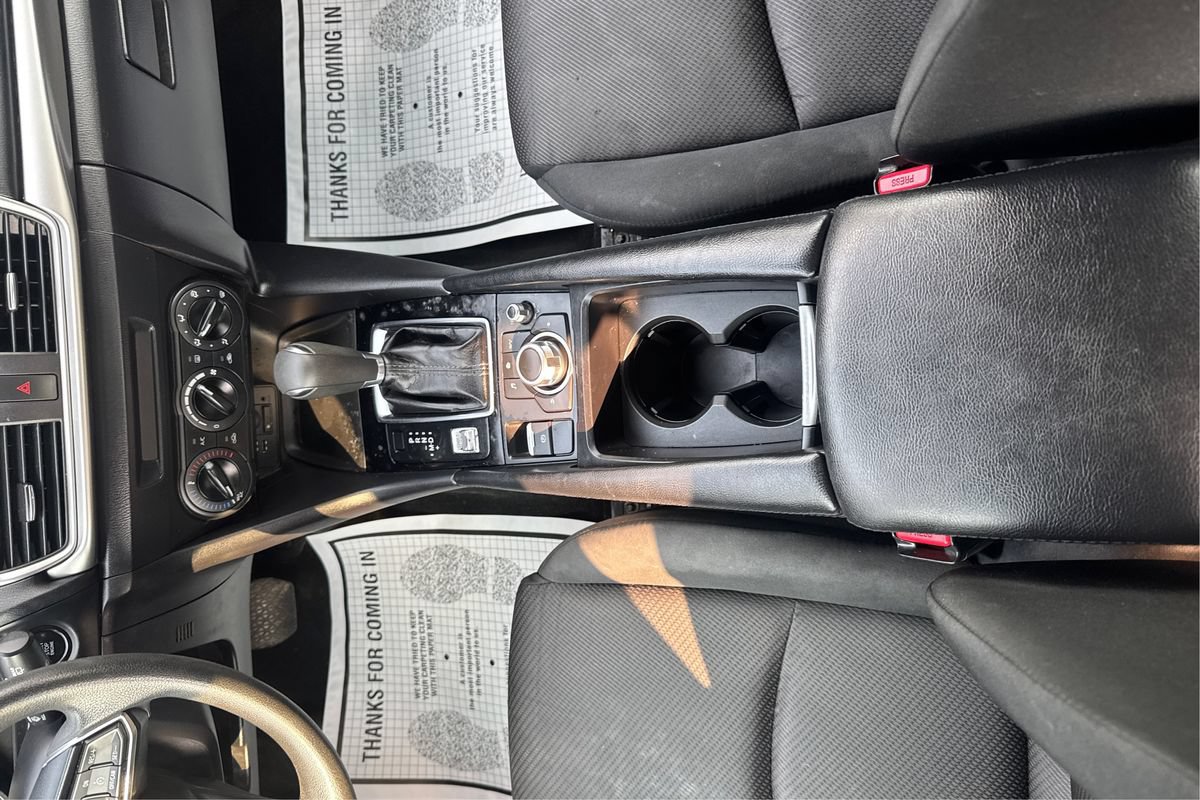 Used 2018 MAZDA MAZDA3 Sport FWD image 14