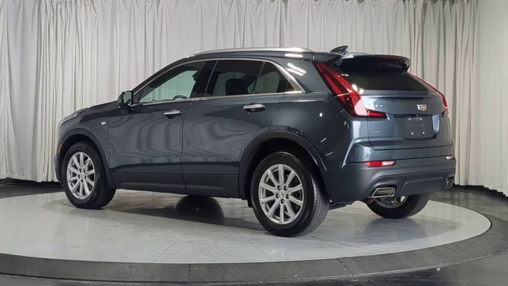Used 2021 Cadillac XT4 Luxury w/ Cold Weather Package AWD/4WD image 8