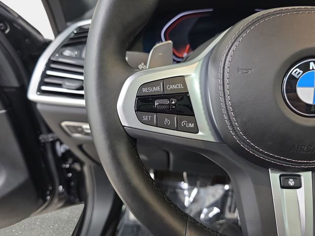 Certified 2022 BMW X5 xDrive40i w/ M Sport Package AWD/4WD image 17