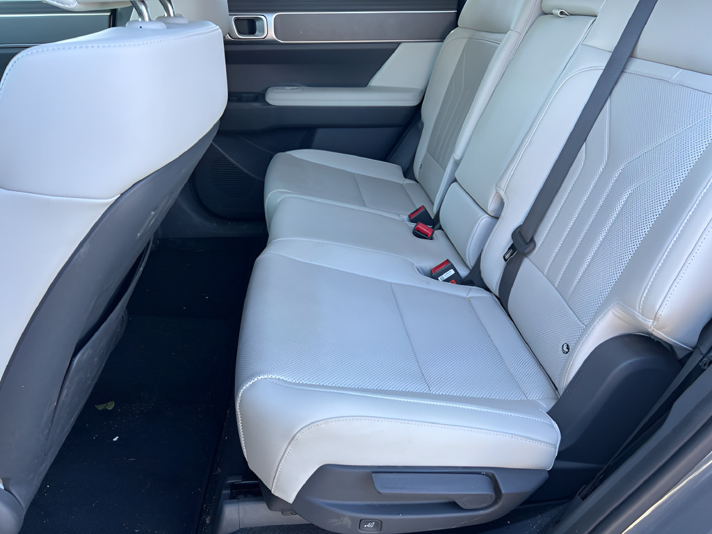Used 2024 Hyundai Santa Fe SEL AWD/4WD image 12