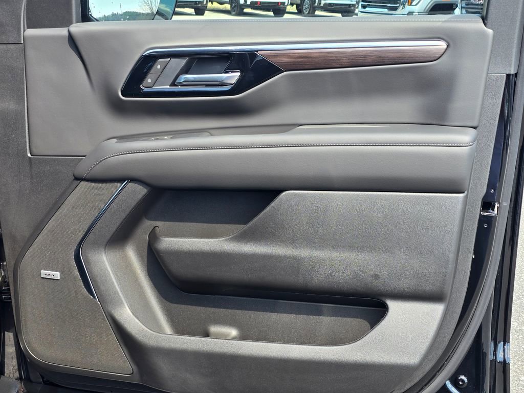 New 2026 Chevrolet Suburban Z71 w/ Comfort Package image 37
