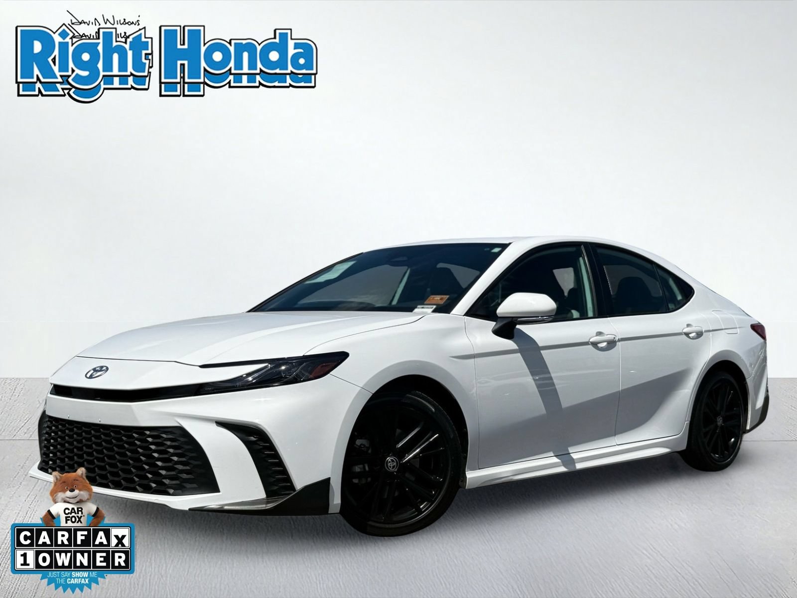 Used 2026 Toyota Camry SE w/ Convenience Package FWD image 1