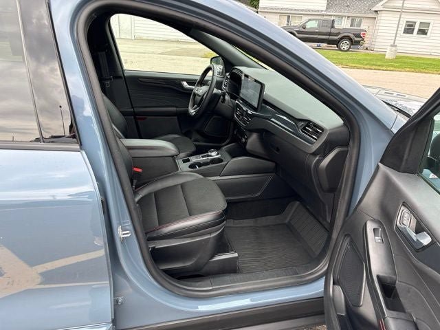 Used 2024 Ford Escape ST-Line w/ Tech Pack #1 AWD/4WD image 5